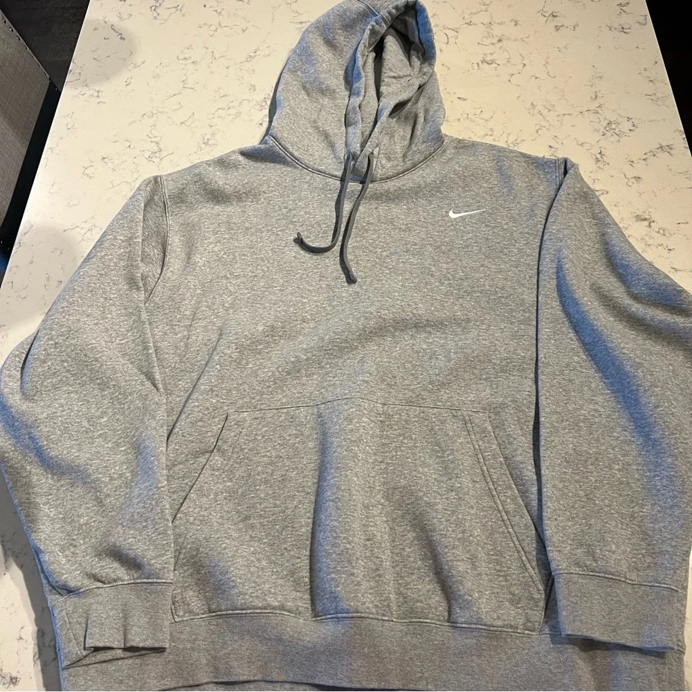 Nike Men's Sportswear Club Fleece
Hoodie Gray Size XXL - Picture 5 of 10